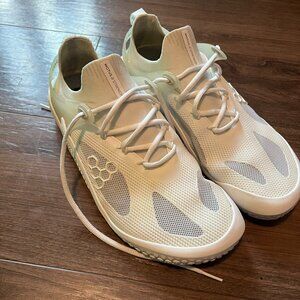 Vivo Barefoot Motus Strength